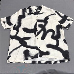 Forever 21 Black and White Graphic Men's Shirt